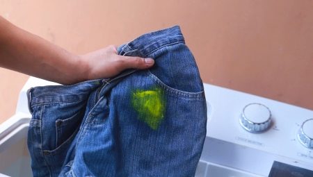 Как отстирать краску с джинсов?
