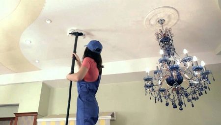 Как помыть натяжной потолок?