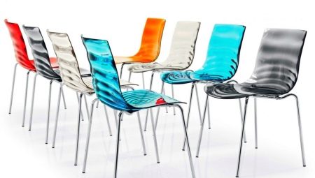 Пластиковые стулья для кухни: разновидности, советы по выбору и уходу