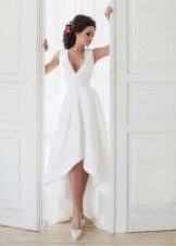 Свадебное платье короткое спереди длинное сзади