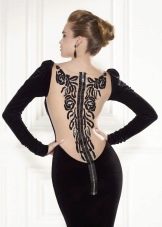 Вечернее платье с иллюзией открытой спины