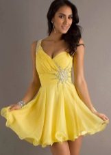 Короткое желтое платье