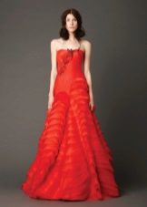 Красное свадебное платье от Веры Вонг  а-силуэта
