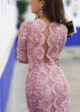 Вязаное розовое платье