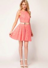 Кружевное розовое платье