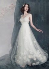 Свадебное платье с цветами в тон