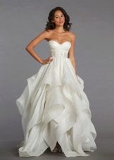 Длинное свадебное платье с завышенной талией