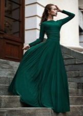 Зеленое трикотажное платье