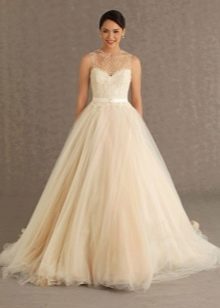 Свадебное платье кремового оттенка айвори