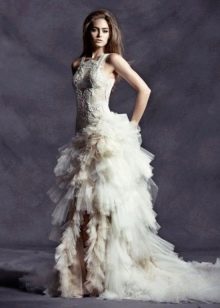 Экстравагантное свадебное платье
