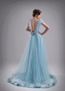 Голубое вечернее платье