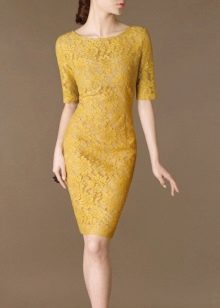 Кружевное горчичное платье