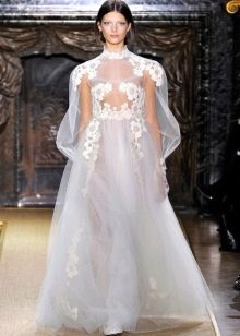 Свадебное платье от Валентино кружевное