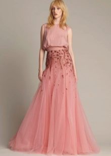 Розовое платье 