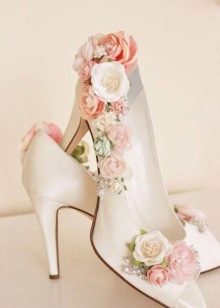 Туфли с цветами