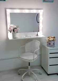 Мебель для макияжа в квартире