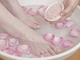 Чем полезна морская соль для ванночки ног