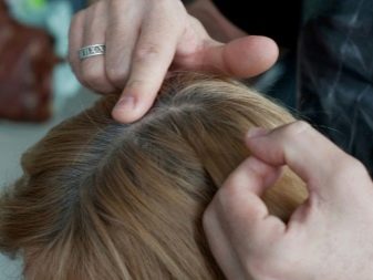 Как покрасить корни волос не касаясь кожи головы дома