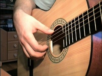 Постановка рук и пальцев на гитаре