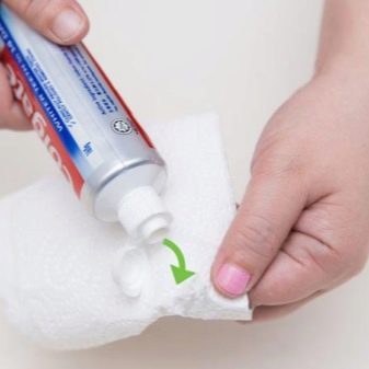 Как отмыть ногти от лака в домашних условиях