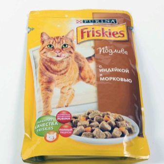 Полезные консервированные корма для кошек