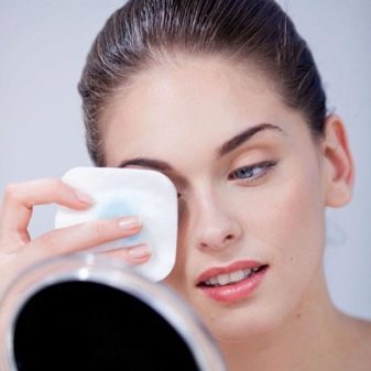 Снятие макияжа с глаз при аллергии