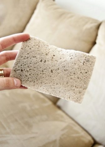 Чем отмыть белый диван из ткани