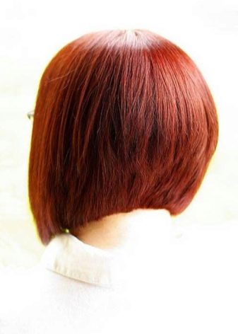 Рыжие волосы с челкой до бровей