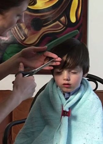 Как подстричь ребенка 3 года ножницами