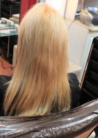 Платиновый цвет волос и макияж