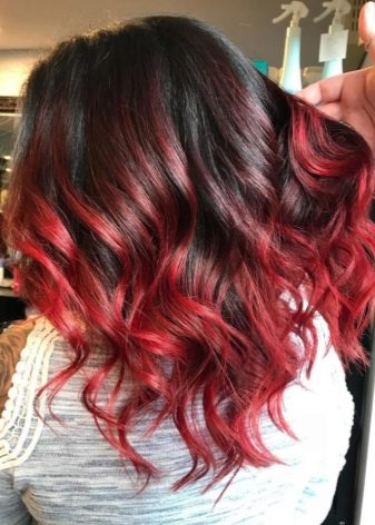 Как покрасить кончики волосы в красный цвет в домашних условиях