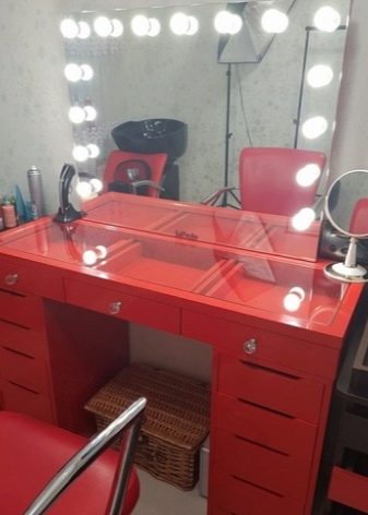 Стол для макияжа с подсветкой размер