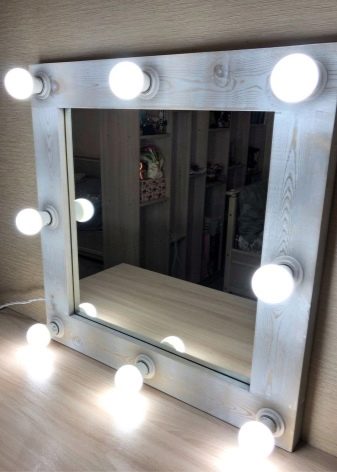 Зеркало для макияжа с подсветкой как называется