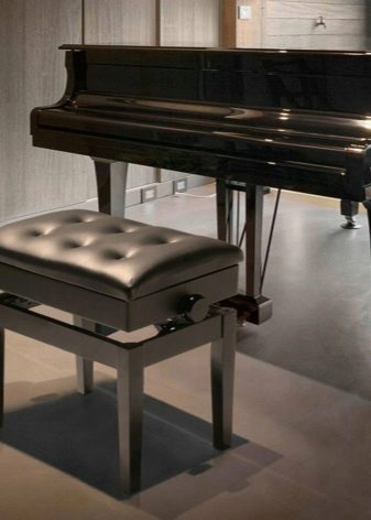 Стол для пианино с крышкой
