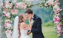 По секрету всему свету: психологи рассказали, какими подробностями о свадьбе нельзя делиться в социальных сетях