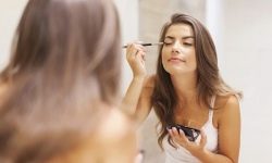 Способ скрыть брыли при помощи макияжа