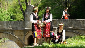 Болгарский национальный костюм 