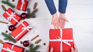 Какой подарок можно подарить воспитателю на Новый год?
