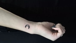 Что означают тату с луной и какими они бывают?
