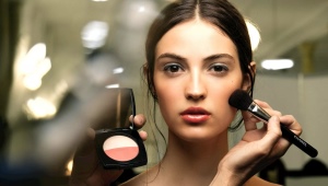 История возникновения и развития макияжа