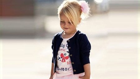 Детские футболки (122 фото: модные для девочек подростков, однотонные,  белые, с надписями и аниме, с рукавом, для школы, нарядные
