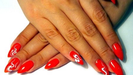 Наращенные ногти в красном цвете