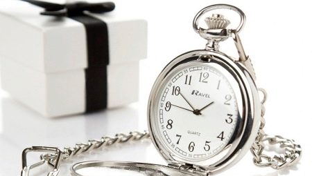 Часы в подарок: можно ли их дарить и как правильно выбрать?