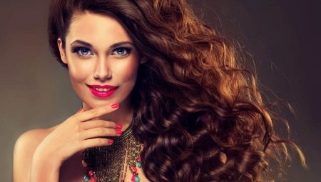 Уход за кудрявыми волосами: выбор средства, правила сушки и укладки