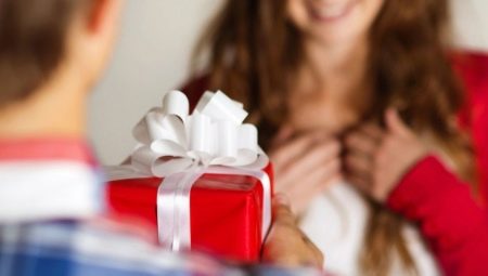 Что можно подарить жене на день рождения? 