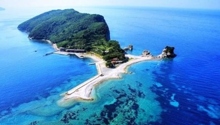Пляжи и особенности отдыха на острове Святого Николая