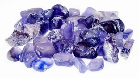 Иолит: описание, значение и свойства камня