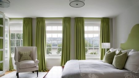 Особенности использования зеленых штор в интерьере спальни