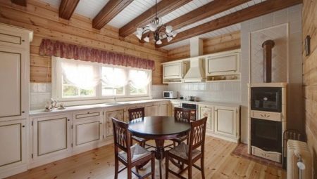 Идеи оформления кухни в деревянном доме