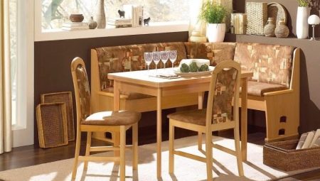 Кухонные уголки со столом и стульями: особенности и секреты выбора